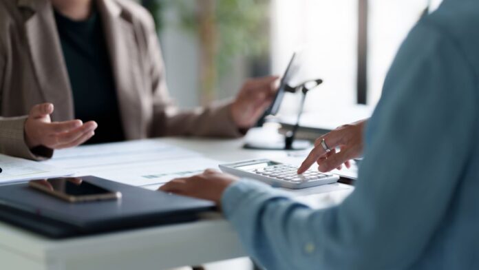 9 Cash Flow Mistakes That Quietly Kill Profitable Businesses in India